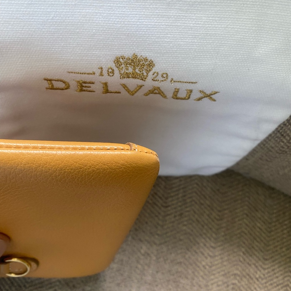 Authentic Delvaux Luxury Tan Leather Women's pouch - Picture 5 of 8